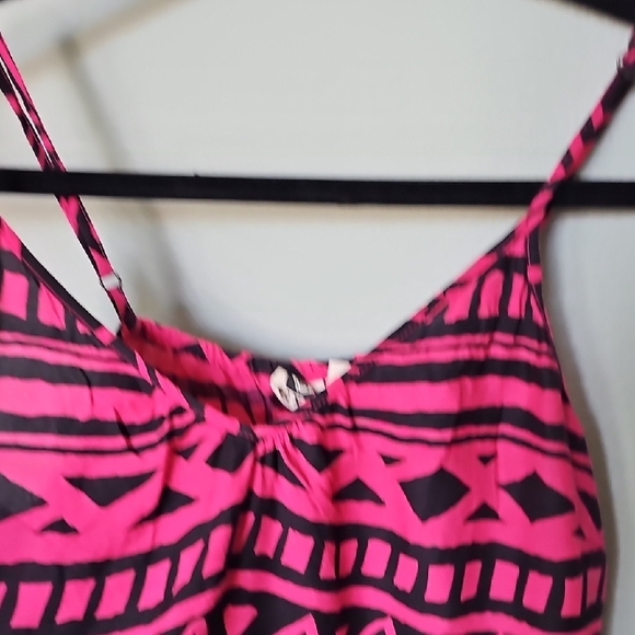 Roxy Stranger Things Vibe Pink and Black Geometric Tank Top Large - Picture 3 of 9